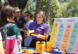 Students at Academic Kick-Off Information Table